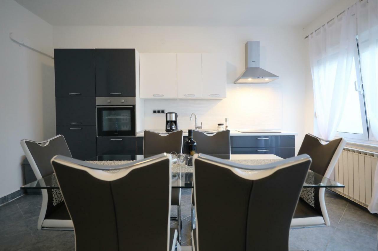 Apartments Zelic ซาดาร์ ภายนอก รูปภาพ